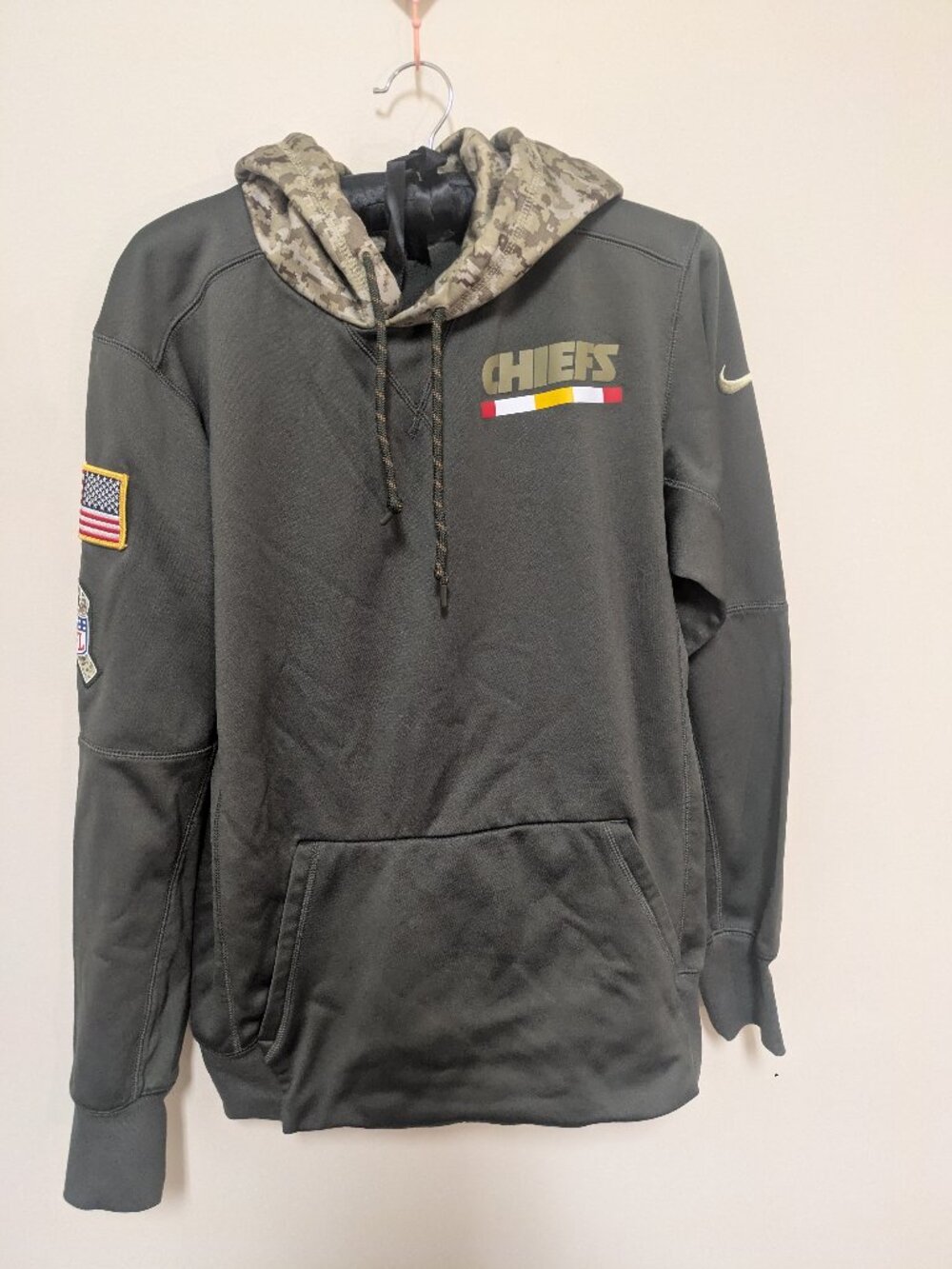 Camo USA military Nike NFL Chiefs sweatshirt men's size small